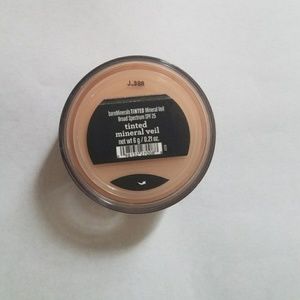 Tinted Mineral Veil with SPF 25