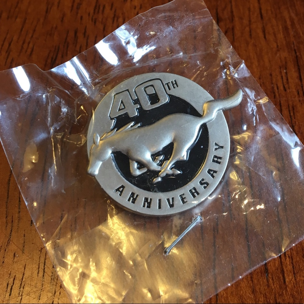 🌻3/$12🌻 Ford Mustang 40th Anniversary Silver Pin