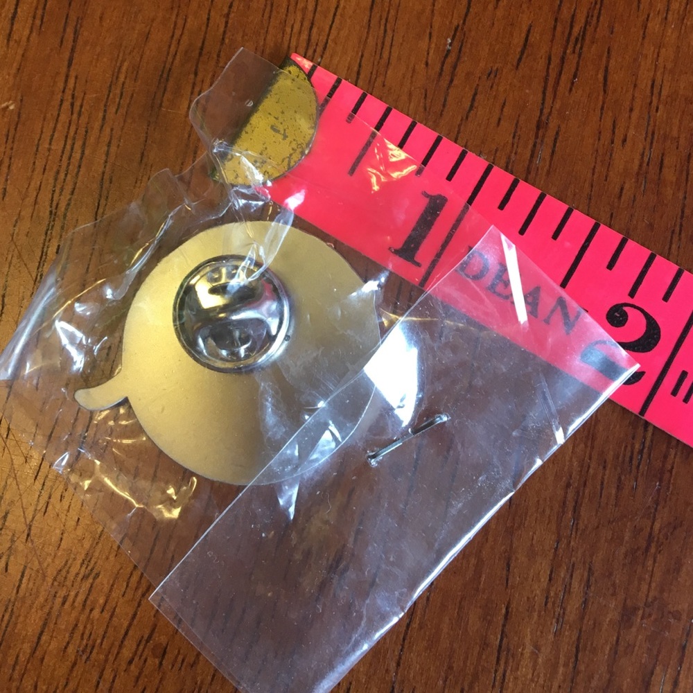 🌻3/$12🌻 Ford Mustang 40th Anniversary Silver Pin - Picture 3 of 4