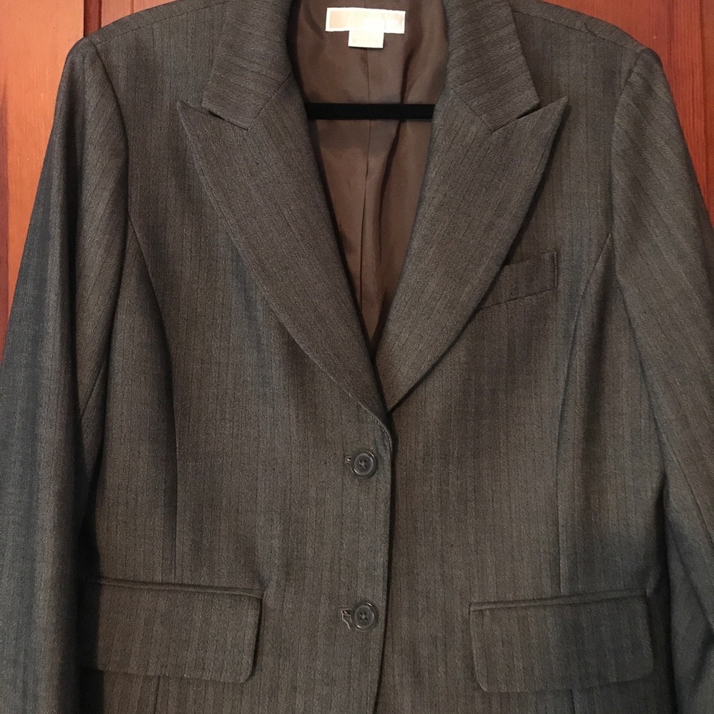 Beautifullly tailored Michael Kors  jacket.