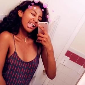 Meet your Posher, Ria