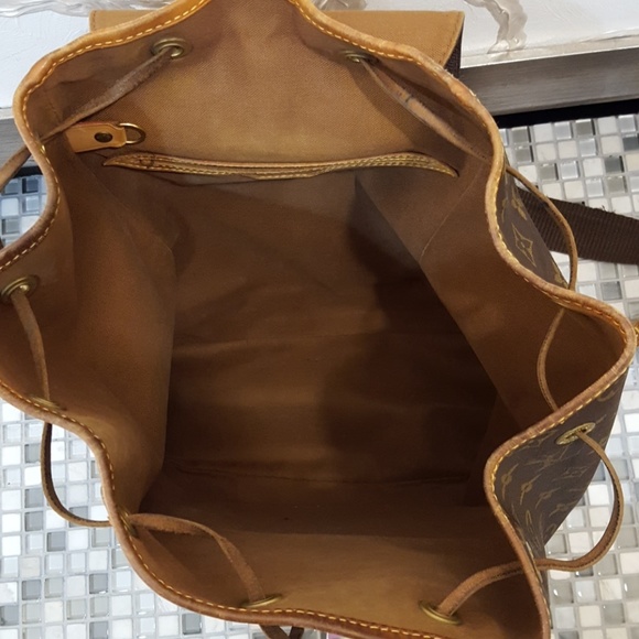 Louis Vuitton backpack - Picture 3 of 8