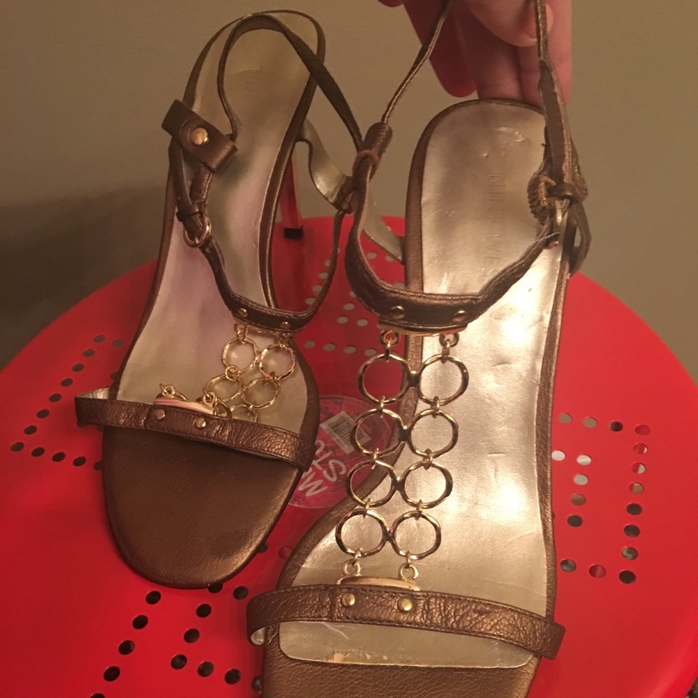 Nine West strappy heels with gold chain
