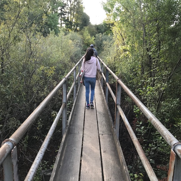 Meet your Posher, Dawna - Picture 2 of 2