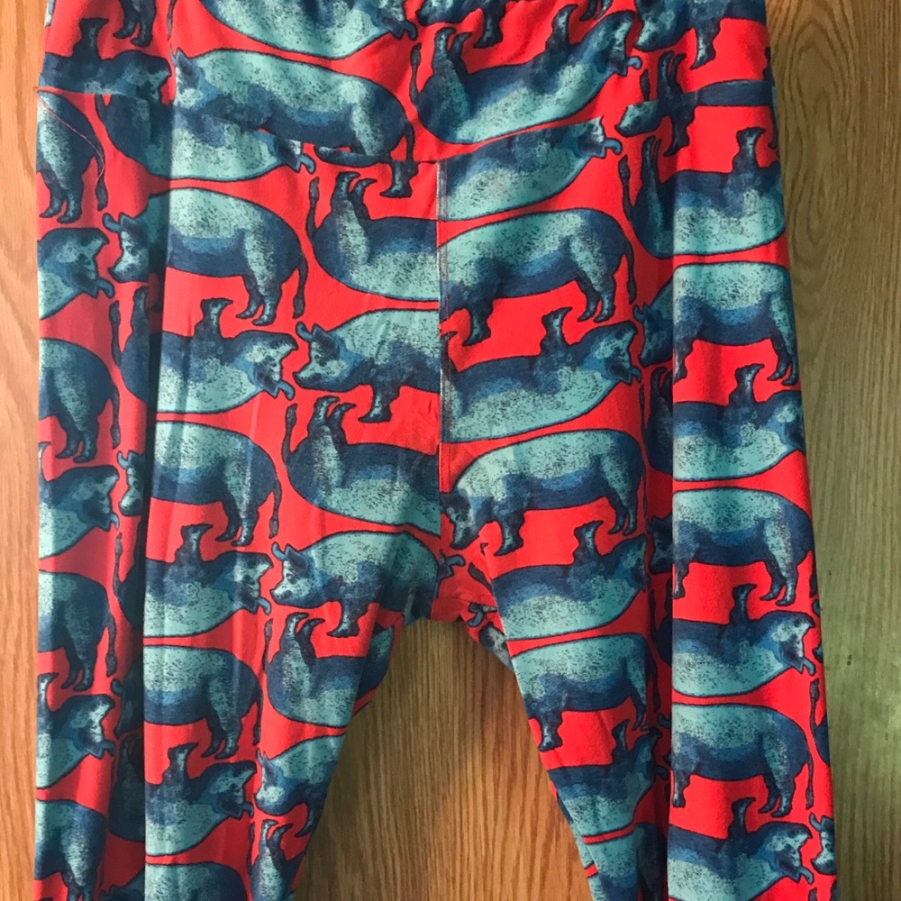 LuLaRoe Tall & Curvy Pig Leggings