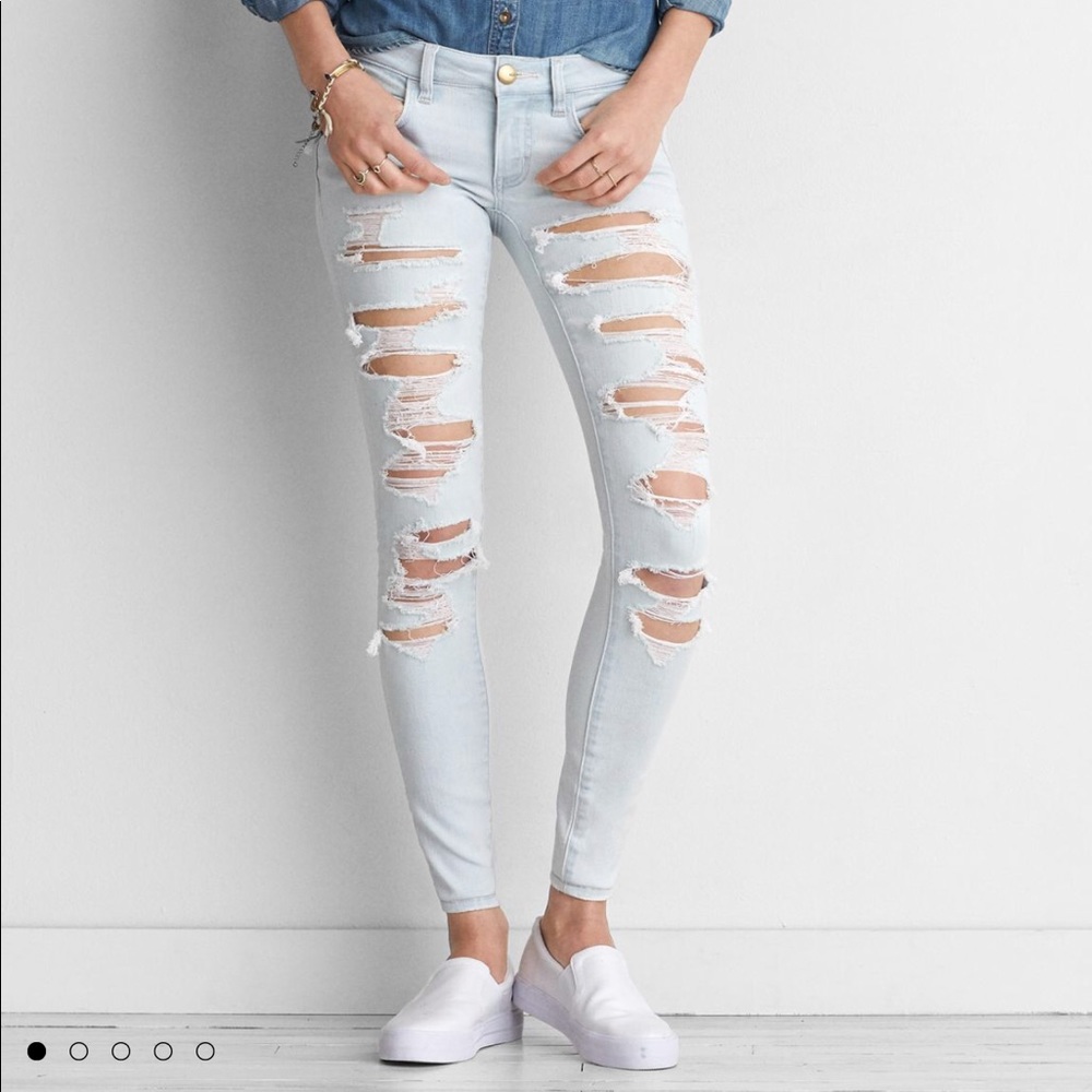 American Eagle Distressed jeans