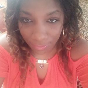 Meet your Posher, Ebony