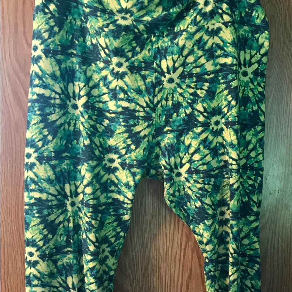 LuLaRoe Tall & Curvy Tie Dye Leggings