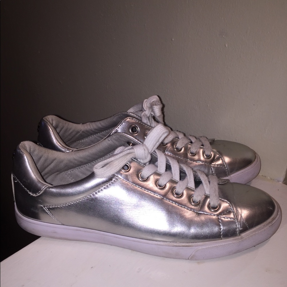 Guess shoes size 9