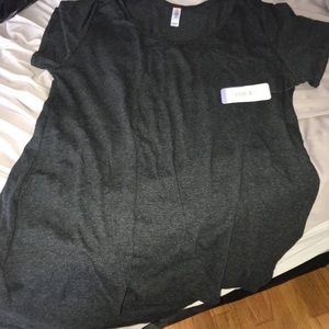 Black LulaRoe classic t