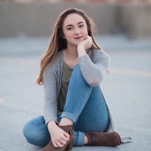 Meet your Posher, Brianna