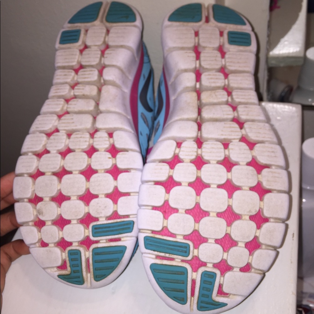 Nike shoes - Picture 6 of 6