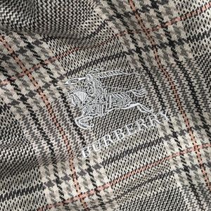 Burberry check lightweight 💯 % cashmere scarf