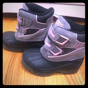 Totes girl snow boots