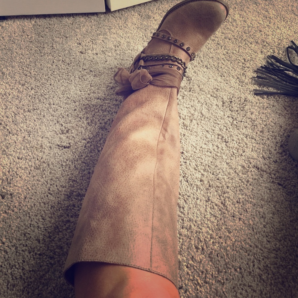 Not Rated tan boots