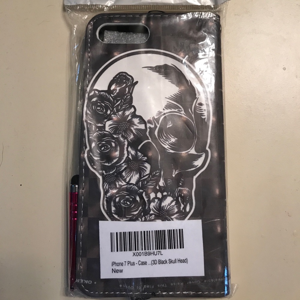 Brand new 3D Black Skull IPhone 7 Plus Case