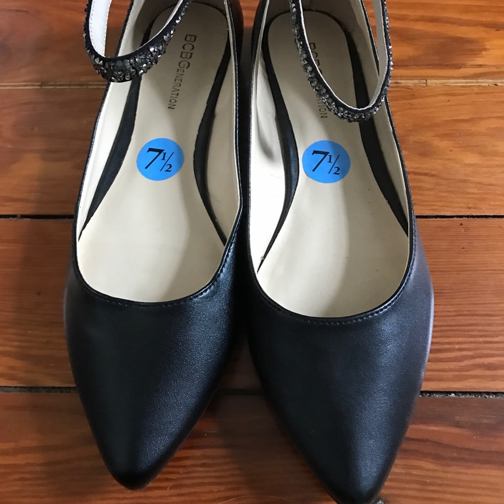 Adorable Pointed Flats!