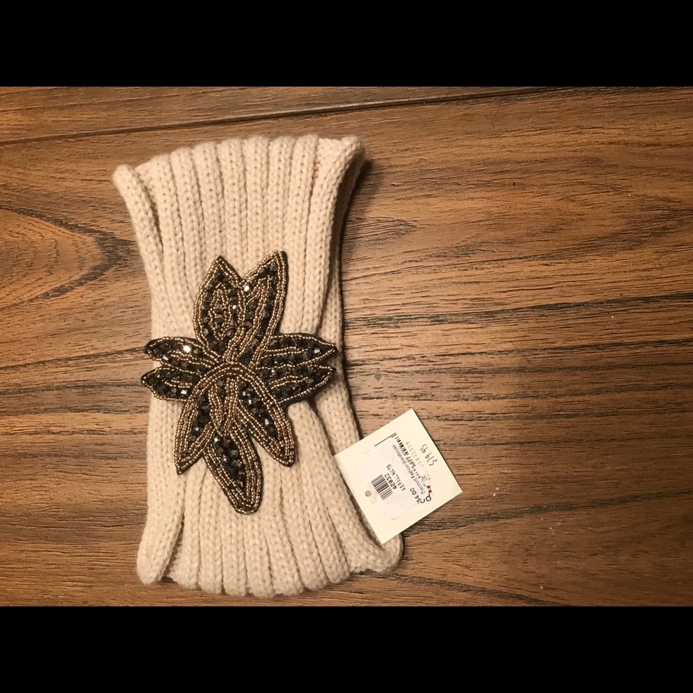 Altar’d State cream headband 🔴