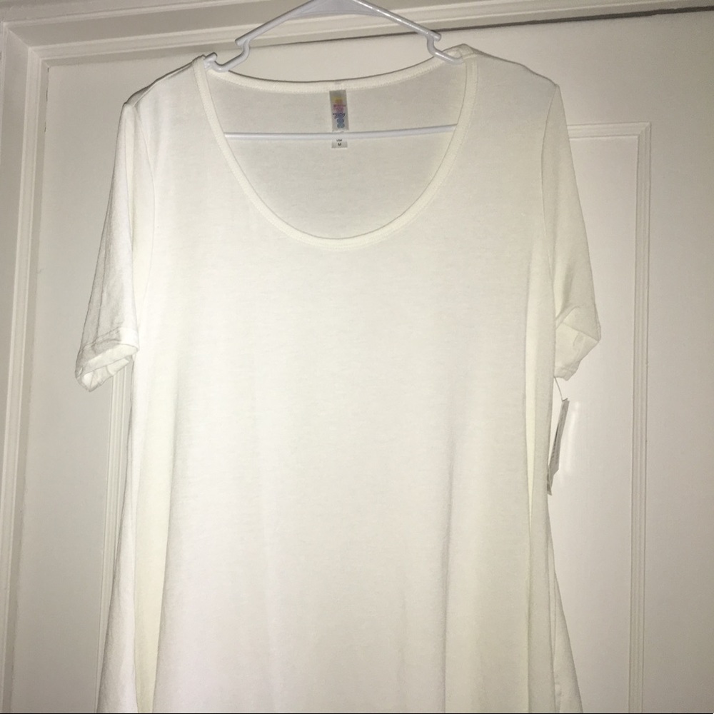 Off white perfect tee Medium new with tags Lularoe