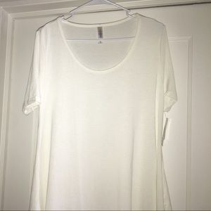 Off white perfect tee Medium new with tags Lularoe