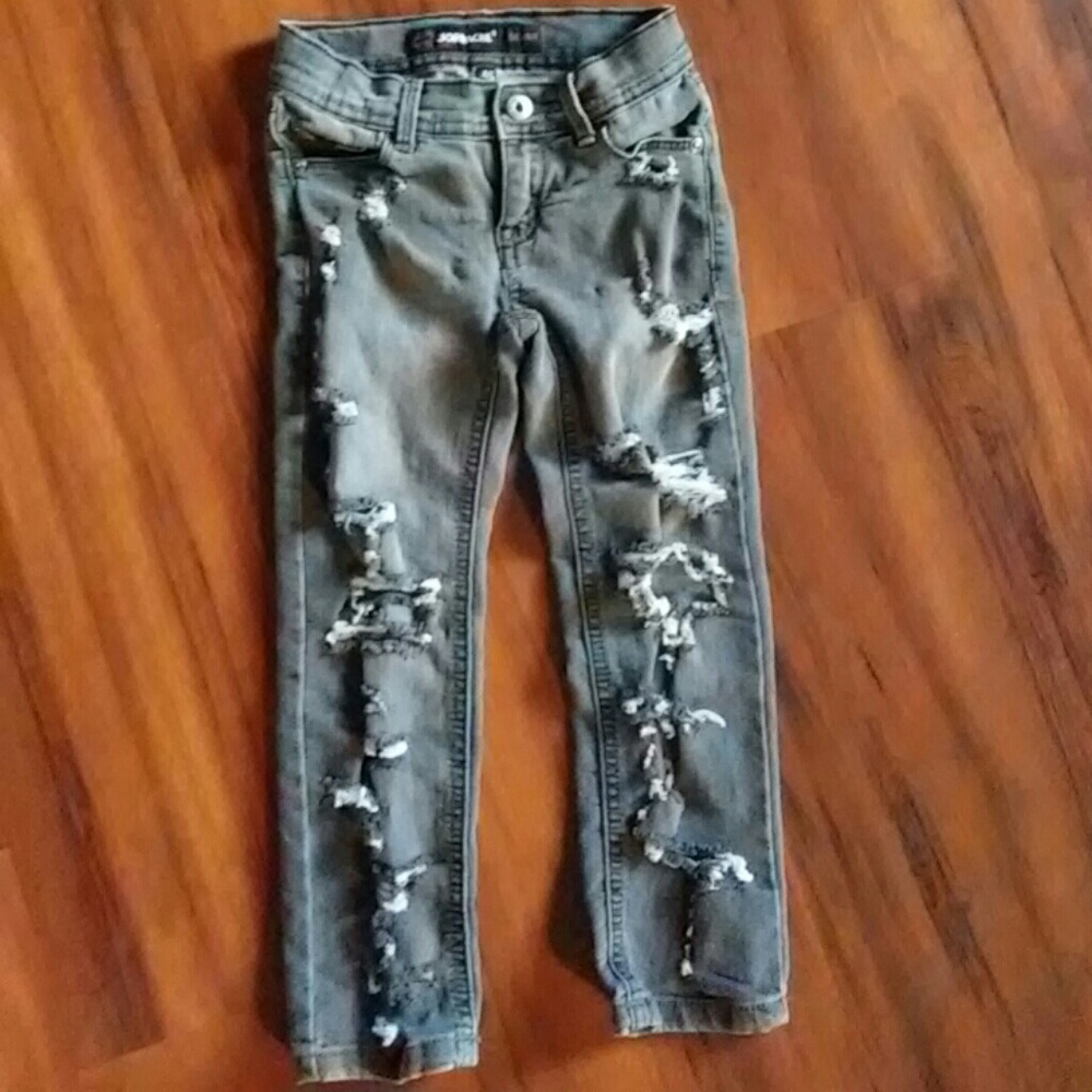 ✂ Distressed Jeans