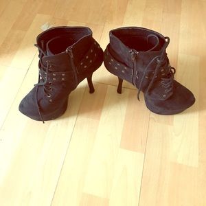 Heel boots