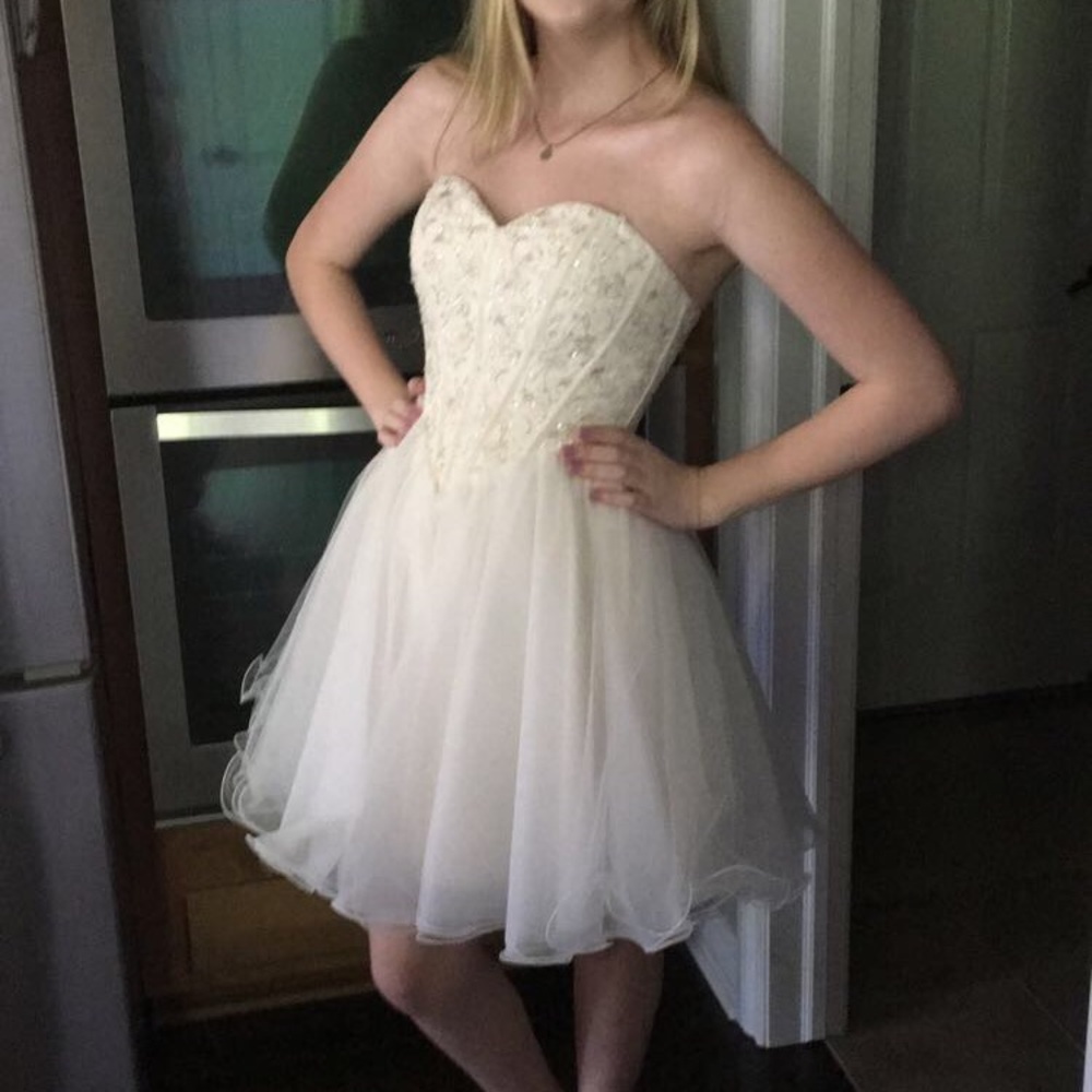 Cream colored homecoming/ prom dress