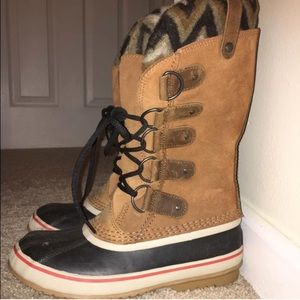 Sorel women's Aztec boots