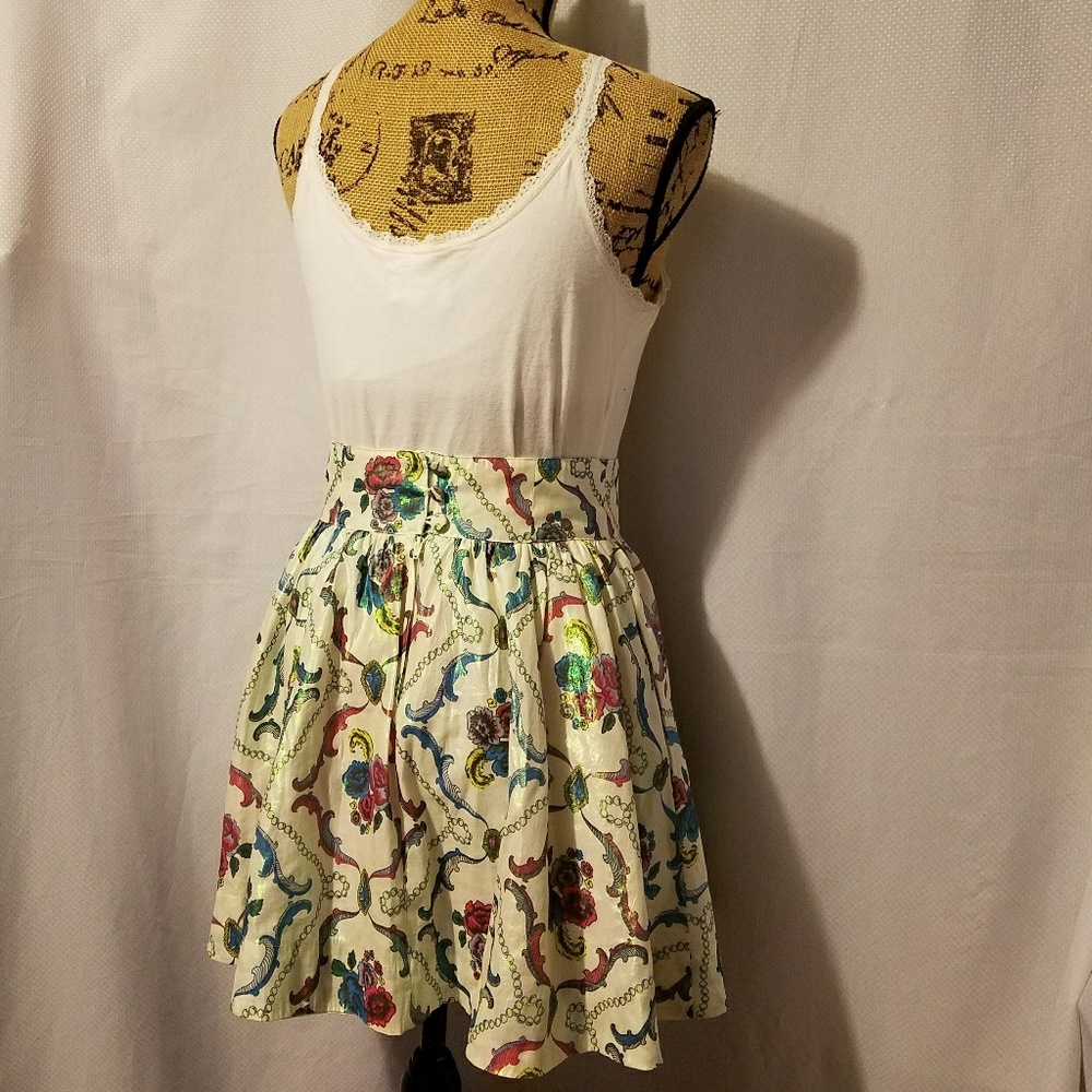 Pretty skirt. - Picture 3 of 8