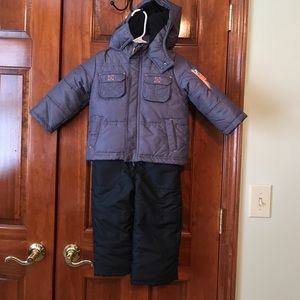 Black snowsuit for boys.