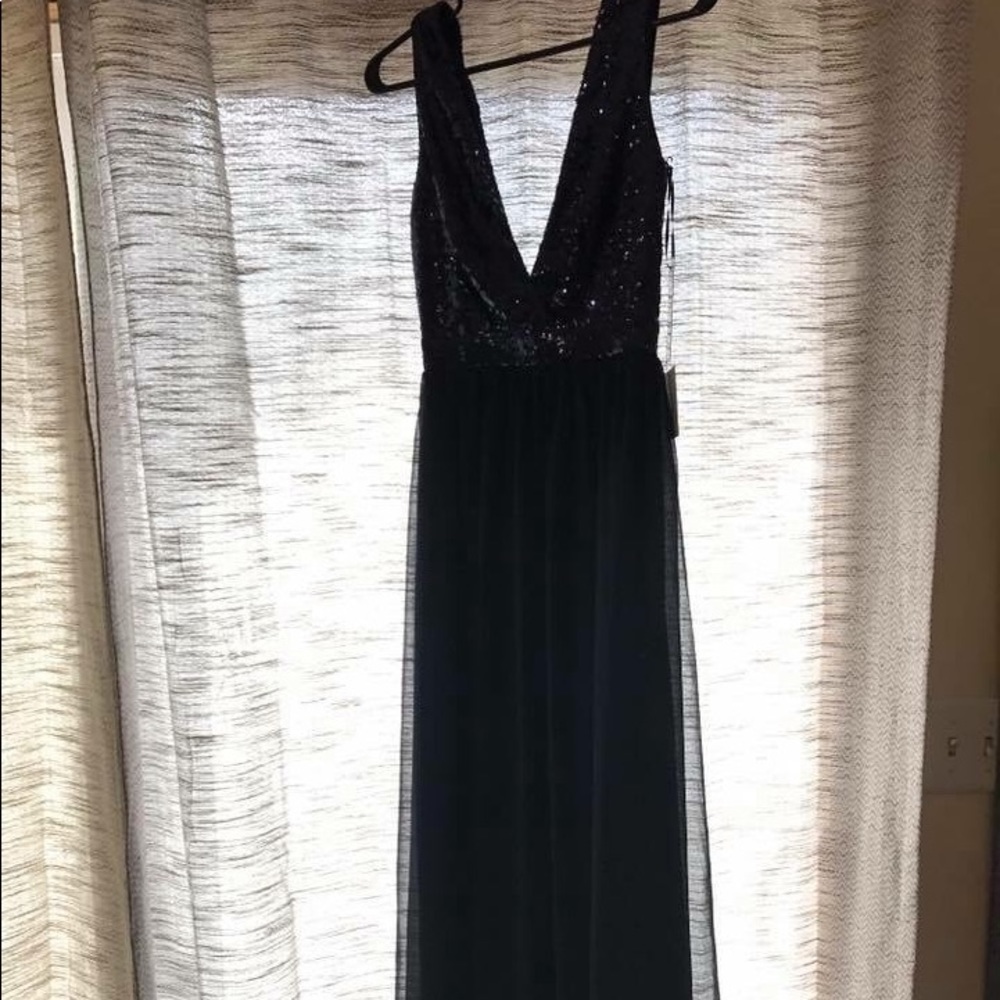 Never worn Lulus prom dress/formal dress