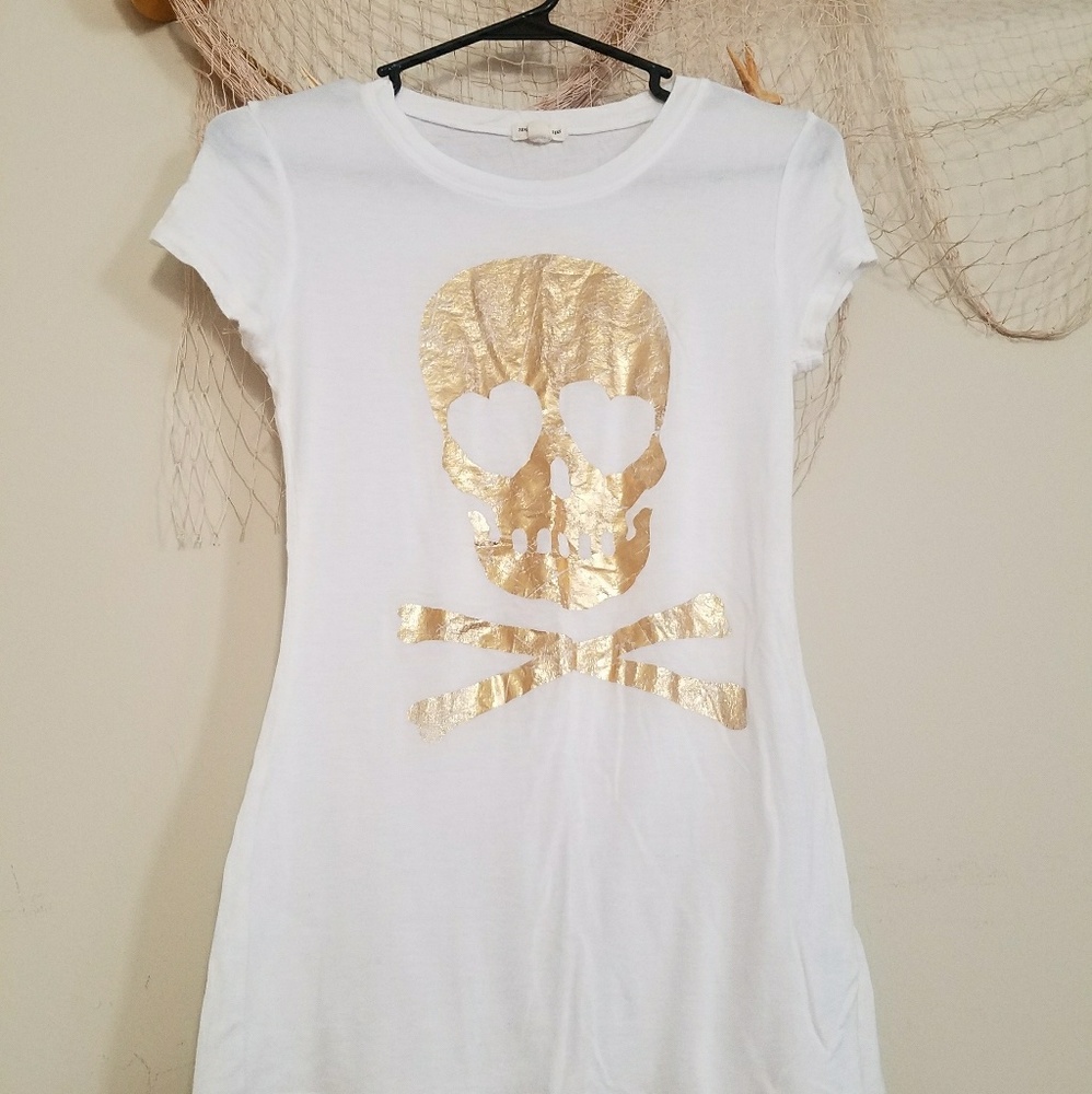 White and gold skull tee