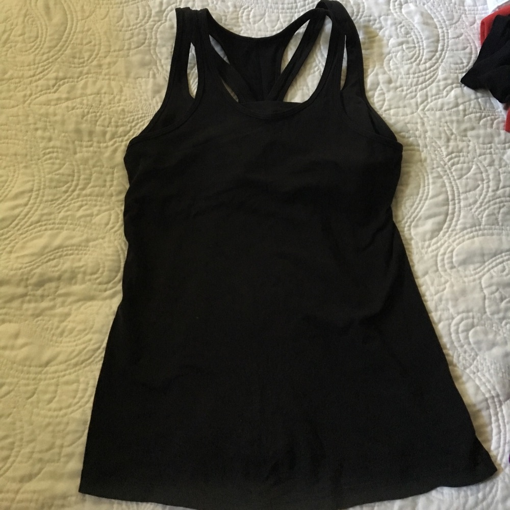 Lululemon black tank with built in bra
