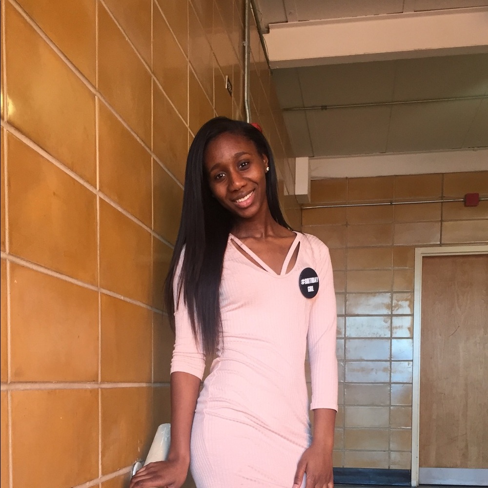 Meet your Posher, Arielle