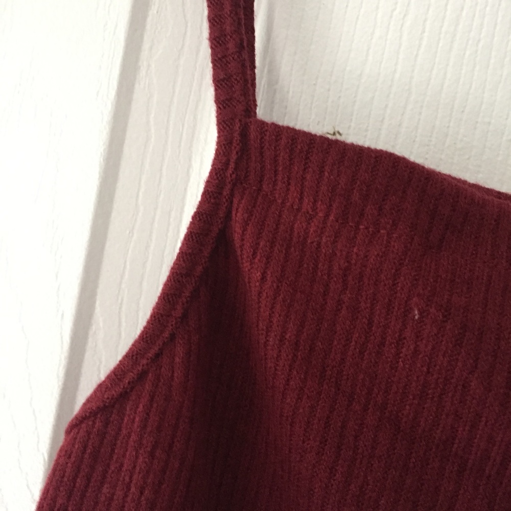 Womens maroon knit crop tank top - Picture 2 of 2