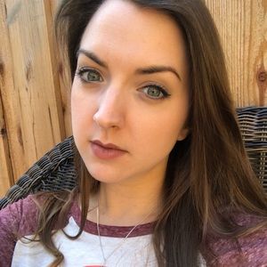 Meet your Posher, Claire