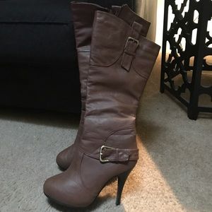 Heeled boots