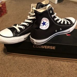 Women’s hightop converse