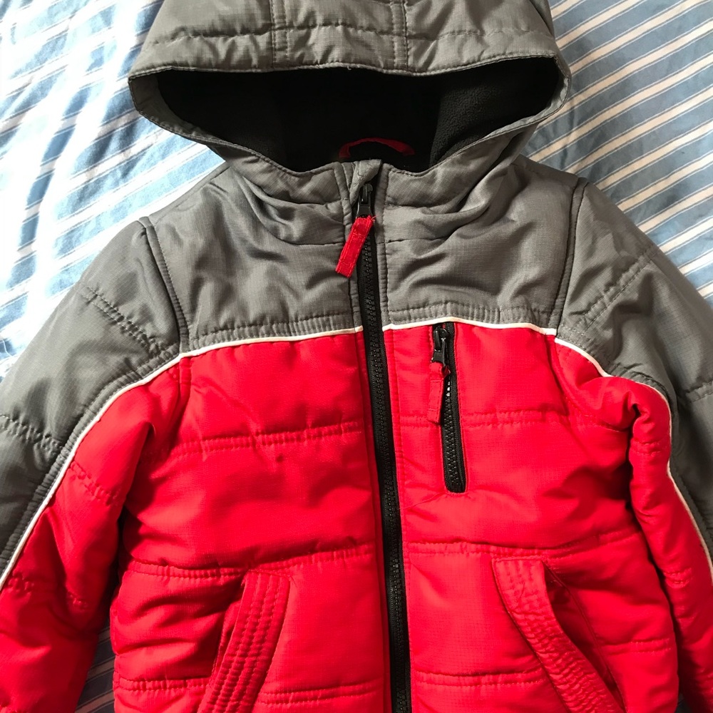 Grey/red warm coat for boys.