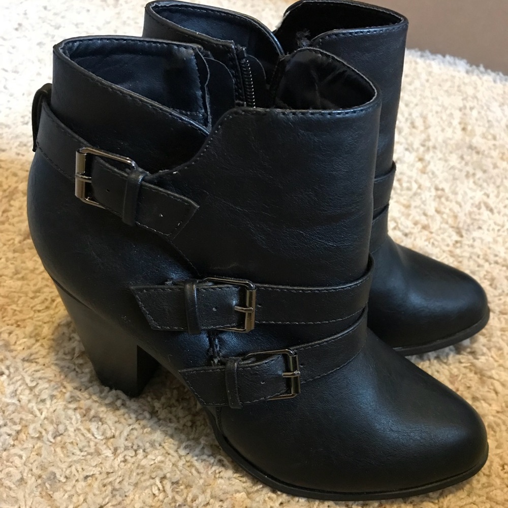 Buckle strap block heel ankle bootie