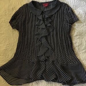 Adorable navy polka dot  short sleeved top