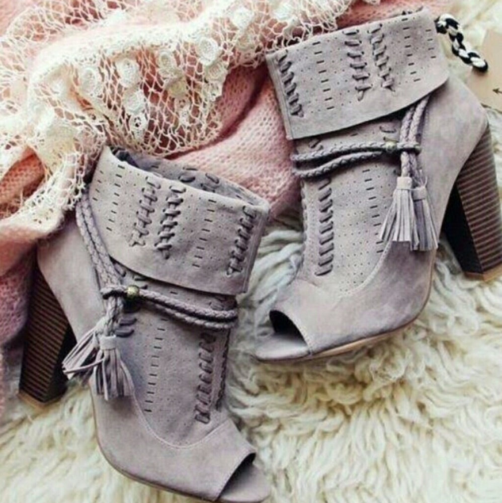 SALE🎉🎉HP🎉🎉Adorable booties!