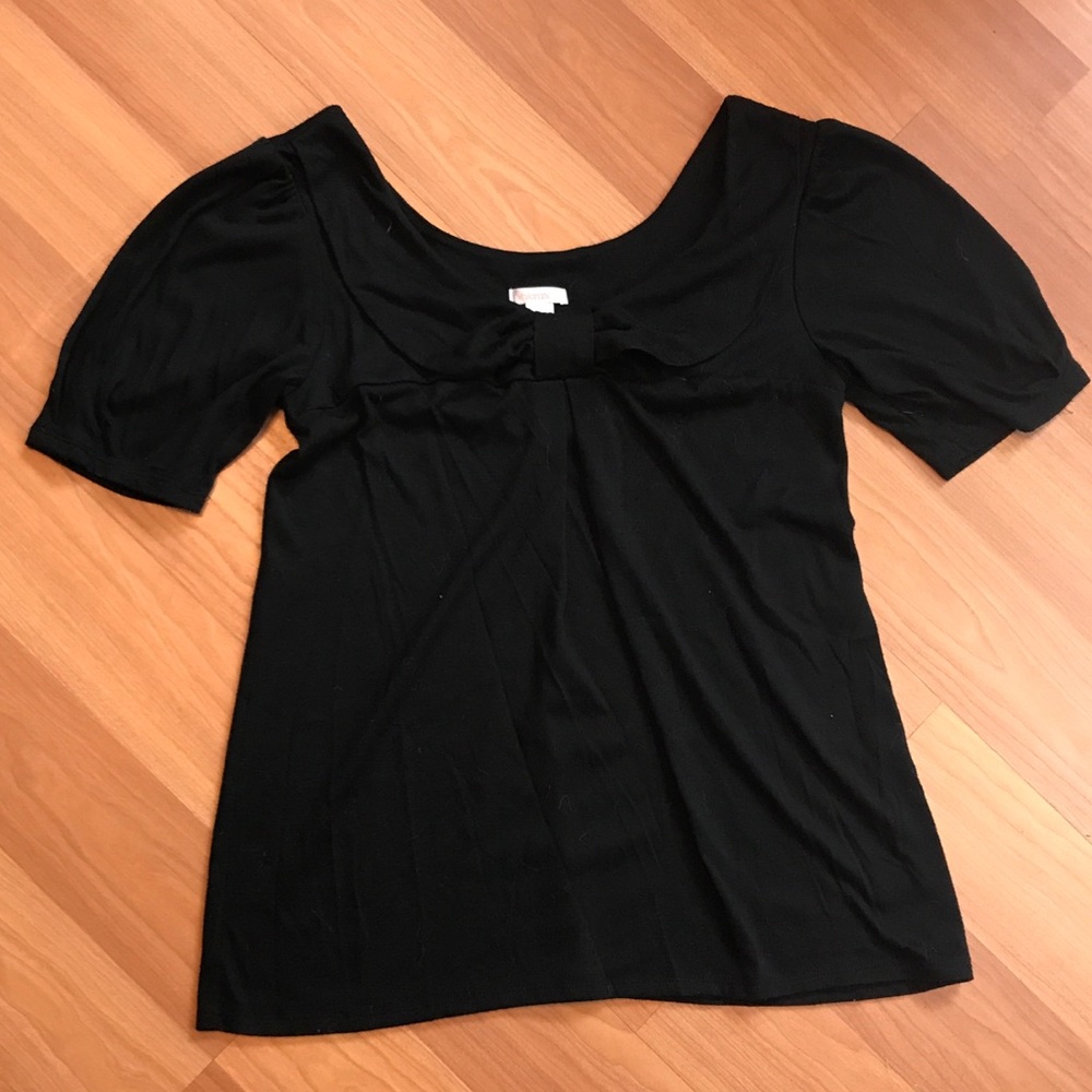 Xhileration black scoop neck top