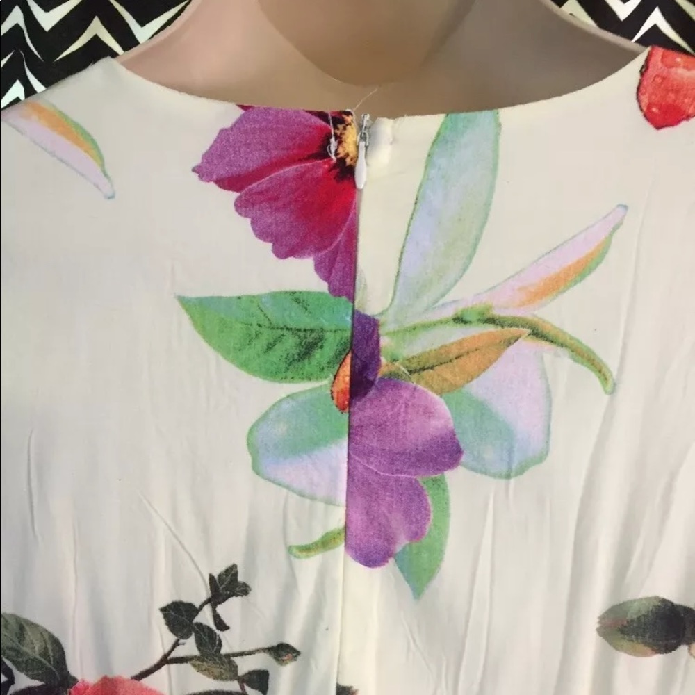 Floral romper - Picture 7 of 7