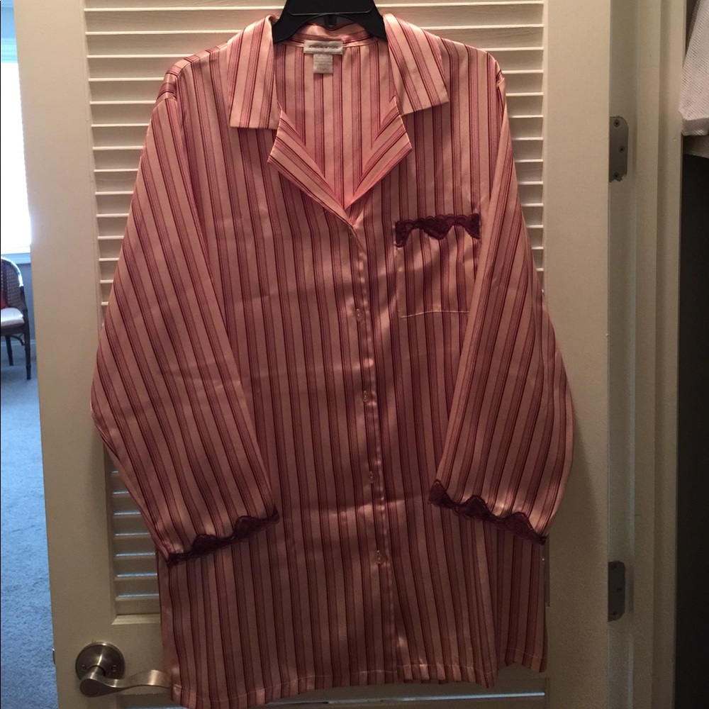 Satiny nightshirt