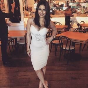 Meet your Posher, Debbie