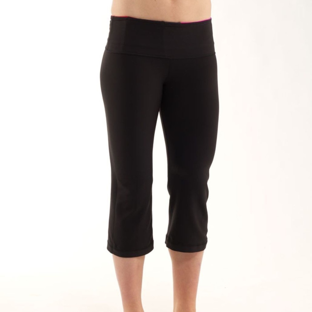 Lululemon Groove Crop Reversible Size 6 EUC - Picture 2 of 5