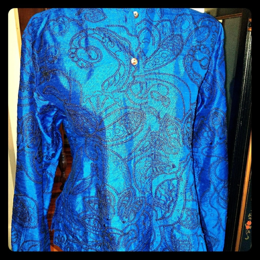 CHICOS SILK SHIRT
