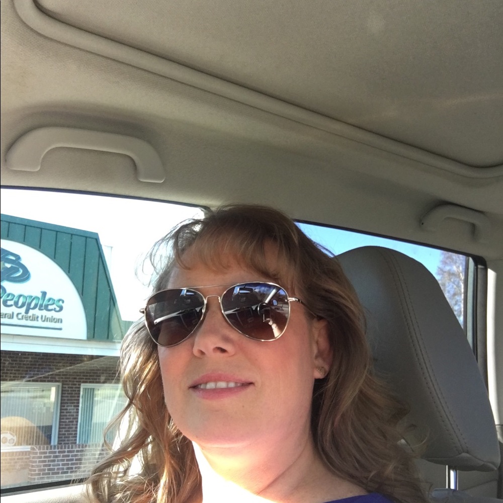 Meet your Posher, Julie