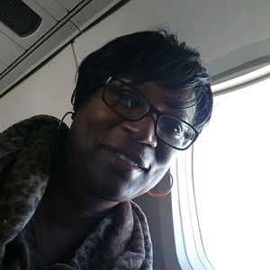 Meet your Posher, Cynthia